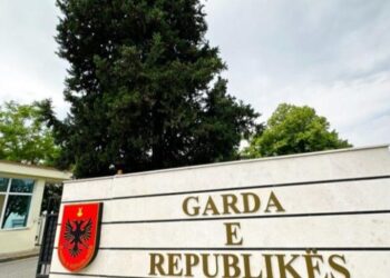 Qeveria ndryshon rregulloren e Gardës së Republikës, lejohet organizimi në sindikata, ndalohet angazhimi politik