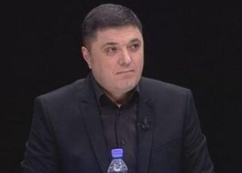 “Kushdo veç teje president(e)”/ Kreshnik Çollaku rrëfen tri takimet që ndanë Vjosa Osmanin nga Albin Kurti (VIDEO)