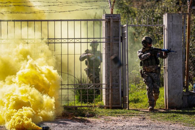 NATO publikon pamjet  Forcat Speciale shqiptare stërviten me instruktorë amerikanë në misione të avancuara