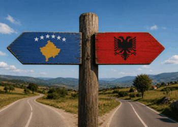 Kosovë-Shqipëri, kush viziton më shumë kë? Shifrat e marsit, shqiptarët e Kosovës dominojnë turizmin mes dy vendeve