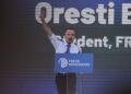 “PD nuk është e jotja, as e lëpirësve të tu”/ Anëtari i FRPD ‘shpërthen’ ndaj Berishës: Nuk më përjashton dot një…