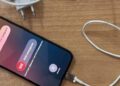 Kontroll blic në burgun e Peqinit, të dënuarit i gjendet telefon dhe USB