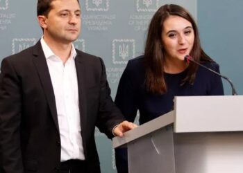 Ish-zëdhënësja e Zelenskyt akuza të forta: Presidenti ukrainas i lidhur me skema të dyshuara për pastrim parash, nuk është ai që shfaqet në kamera!