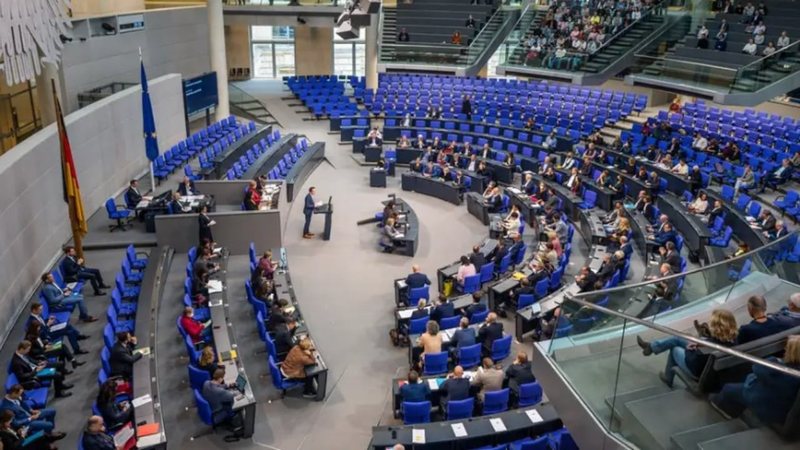 500 euro më shumë për deputetët  Gjermanët shpërthejnë kundër rritjes së pagave në Bundestag