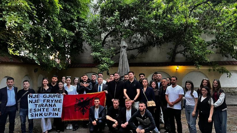 Arrestimet e studentëve  ambasadori shqiptar  Udhëtuan nga Tirana për të mbështetur një kërkesë elementare