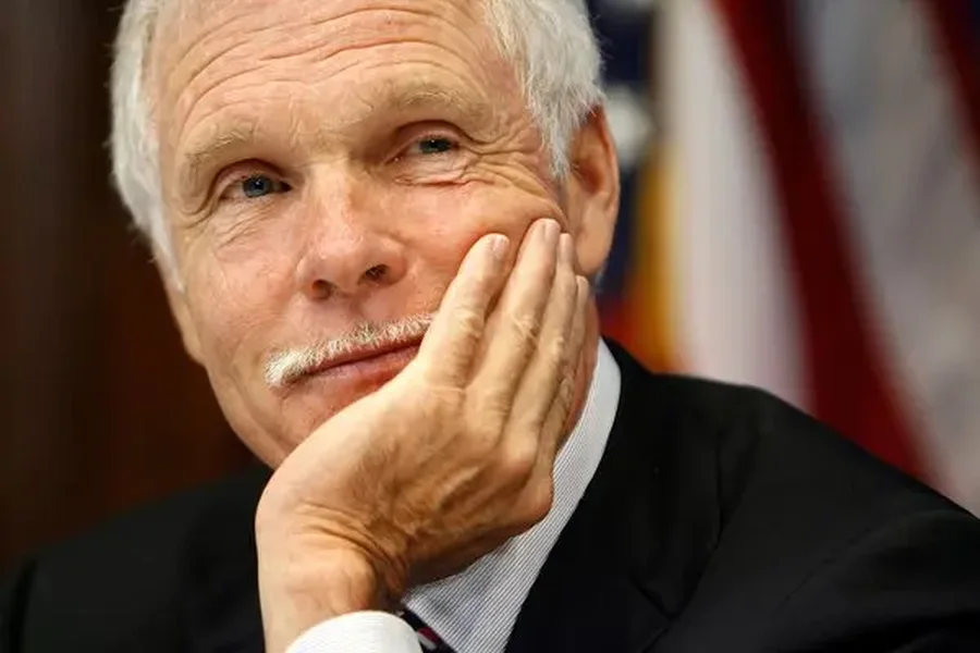 Bota e medias në zi  Ndërron jetë themeluesi i CNN  Ted Turner