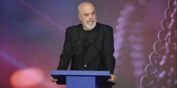 “I hymë detit në këmbë”, Rama flet për drejtësinë: Duhet të garantohet në plan afatgjatë…