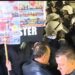 “Marshimi i pandalshëm nuk ndalet”, Flamur Noka përplaset me policinë në protestë