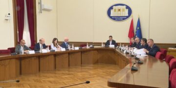 PS e PD drejt konsensusit, gjejnë ‘gjuhën’ edhe për rregulloren e Kuvendit
