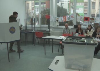 KQZ hedh shortin për zgjedhjet, 23 parti dhe 917 kandidatë në garë për Kuvendin e Kosovës