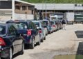 Radhë kilometrike në Kapshticë, shqiptarëve u duhet të presin mbi dy orë për të hyrë në Greqi