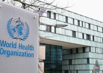 “Rreziku nuk duhet nënvlerësuar”, OBSH paralajmëron për përkeqësim të situatës me Ebolën