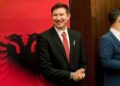 Mbi 1900 firma për Denion Meidanin! Studentët shqiptarë në Maqedoninë e Veriut peticion kundër largimit të ambasadorit