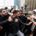 Policia turke hyn me forcë në selinë e partisë opozitare për të larguar udhëheqjen e shkarkuar