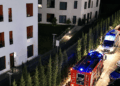 VIDEO/ Zjarr në një pallat në Tiranë: Evakuohen banorët, një grua dërgohet në spital nga asfiksia