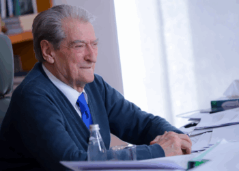 “Dekorimi i Bardhyl Agasit një turp”, Berisha: Ja mesazhi që jep Rama për qytetarët e Durrësit dhe Prokurorinë