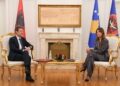 “Ishit zëri i Kosovës kur Kosova s’kishte zë”, Albulena Haxhiu pret në takim Ferit Hoxhën