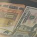 Këmbim valutor pa licencë, procedohen tre pronarët në Tiranë, sekuestrohen miliona…