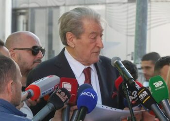 Berisha akuza të rënda Dumanit: Bleu apartament me 390 €/m², Vettingu thotë se banonte…