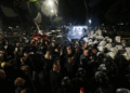 Tre persona shoqërohen në polici gjatë protestës së PD-së