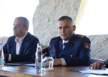 Hita paralajmëron “furtunë” në polici: Do largojmë çdo efektiv të korruptuar