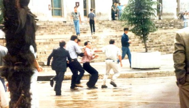 Virusi i 26 majit  96 që infektoi rëndë PD në  por edhe politikën
