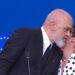 ‘Agapi mou’ e ‘Yubim te’, Rama e nis me batuta fjalimin në Konferencën Ndërqeveritare, Kos ia kthen me puthje