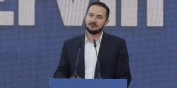 Salianji takim me demokratët në Tiranë: Shqipëria po zbrazet çdo ditë!