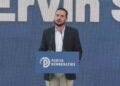 “Nga rilindje, në ripërtëritje” Salianji takim me demokratët: Rama autokrat i Shqipërisë, Berisha i opozitës