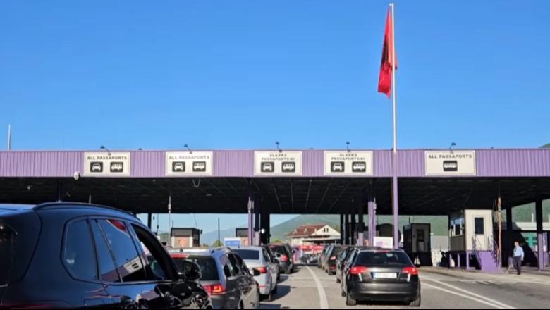 Fundjava sjell fluks në Morinë  mbi 32 mijë qytetarë kalojnë kufirin  Bregdeti  destinacioni i preferuar i pushuesve nga Kosova