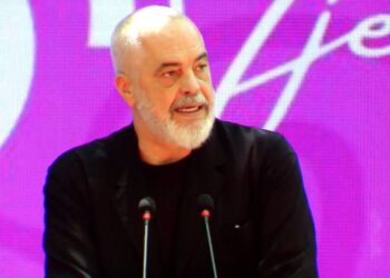 “PD, humbësja kronike dhe shkatërruese”/ Rama në Lezhë: PS, partia që mbron interesin kombëtar dhe mbështetësja e UÇK-së
