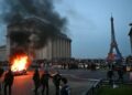 Kaos në Paris pas triumfit të PSG në Champions League/ Arrestohen 416 persona, 7 policë të lënduar