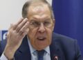 Telefoni i gazetarit ndërpret konferencën, Lavrov: Do nxjerrin armën