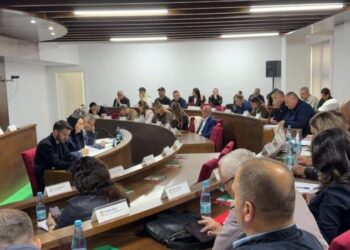 Pas Vlorës, edhe Lezha tarifa të reja për plazhet publike! Shezlonet nga 300 lekë deri në 2 mijë lekë