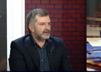 “Çfarë ka për të fshehur?”/ Andi Bushati: Më vjen ndot që një prokuror i SPAK-ut kërkon dhe fiton një seancë me dyer të mbyllura