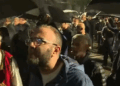 “Nga kush i merrni urdhrat?! Pse provokoni?!” Bardhi i revoltuar, përplaset me efektivët e policisë