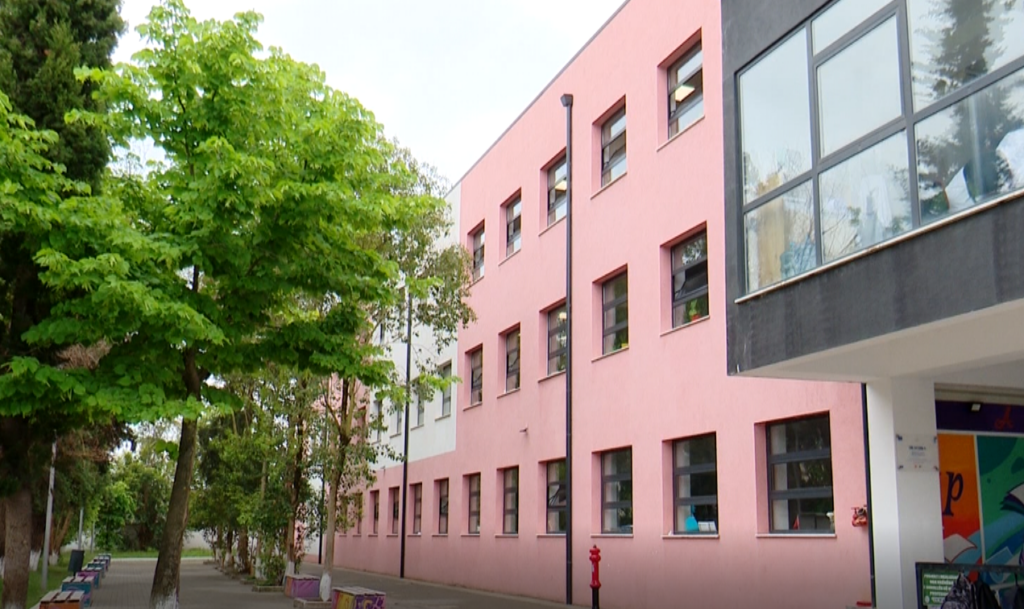 Përfitojnë rreth 25 mijë nxënës  BE financoi rindërtimin e 63 shkollave të dëmtuara nga tërmeti