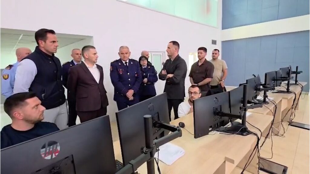 Siguria në rrugë  intensifikohet bashkëpunimi mes Policisë së Shtetit dhe ARRSH së