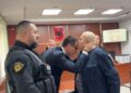 “Pse reagojnë kështu?! S’i kuptoj! E kam bir për shpirt”, aktori Robert Ndrenika flet për sulmet pasi takoi Veliajn në gjyq