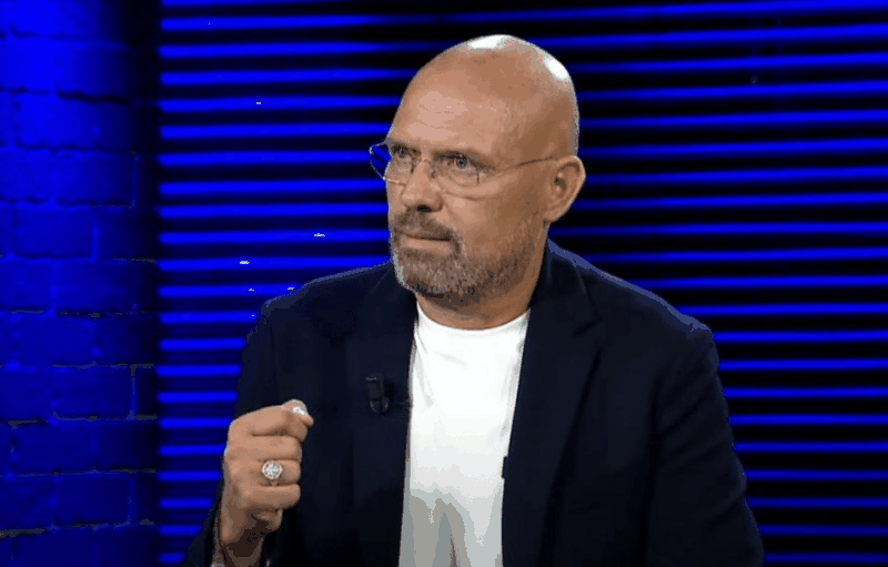  Robt duhet të puthin Salën  Agronin  ose edhe vetë Ols Dadon  por jo të tjerët se është turp   ironia e Manjanit për sulmet ndaj Ndrenikës