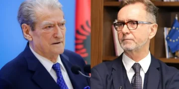 “Ato që kam thënë i bazoj në shumë burime”, Berisha nuk tërhiqet nga fjalët për ambasadorin