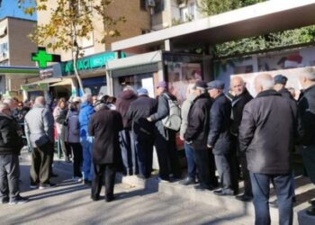 Bashkia e Tiranës shton pikat e shpërndarjes për abonetë falas për pensionistët, Ristani: Do të ndërtojmë një sistem të ri