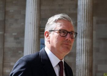 Mbi 80 deputetë kërkojnë largimin e Keir Starmer, 103 nënshkruajnë mbështetje për kryeministrin: Nuk është koha për polemika