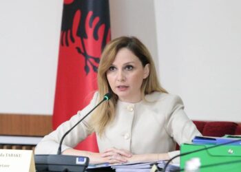 “Bashkohuni me studentët”, Tabaku mbështet protestën në Shkup: Gjuha amtare, çështje dinjiteti njerëzor