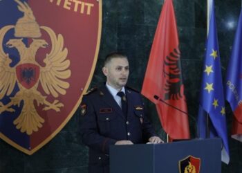 Siguria në shkolla, policia zbret në terren për drogën dhe armët e ftohta/ Hita mesazh strukturave: Tolerancë zero
