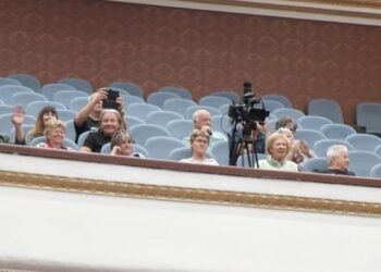 Shikuesit e veçantë në Kuvend, ish-ministra, ish-deputetë e eurodeputetë austriakë ndjekin seancën