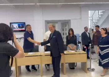 “Proces shembullor!”/ Berisha voton për veten në garën pa rivalë dhe sulmon Salianjin: Përfaqësues i krimit!