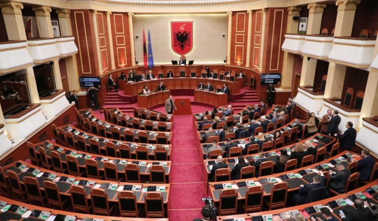 PS PD bashkojnë votat në Kuvend  miratohet projekt rezoluta për integrimin e Shqipërisë në BE