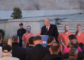 Foltorja e PD nis me një minutë heshtje, Berisha: Protesta e 8 majit, për vogëlushët tanë!
