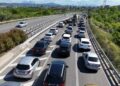 Radhë kilometrike mjetesh në Bradashesh, udhëtarët: Situatë është e përsëritur, veçanërisht gjatë fundjavave